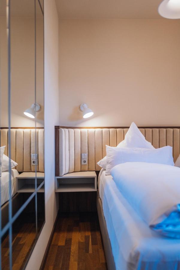 לנדשט Hotel Amalia - Boutique Hotel מראה חיצוני תמונה