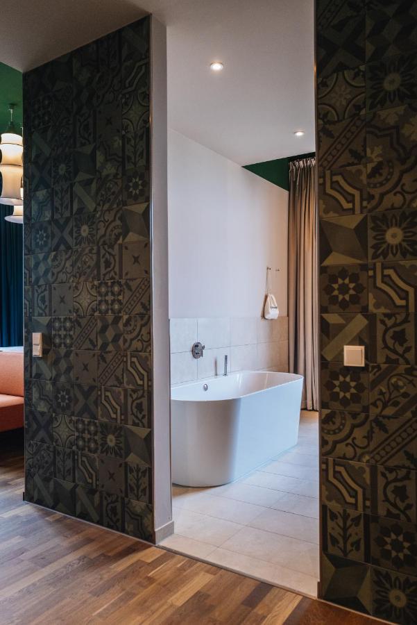 לנדשט Hotel Amalia - Boutique Hotel מראה חיצוני תמונה