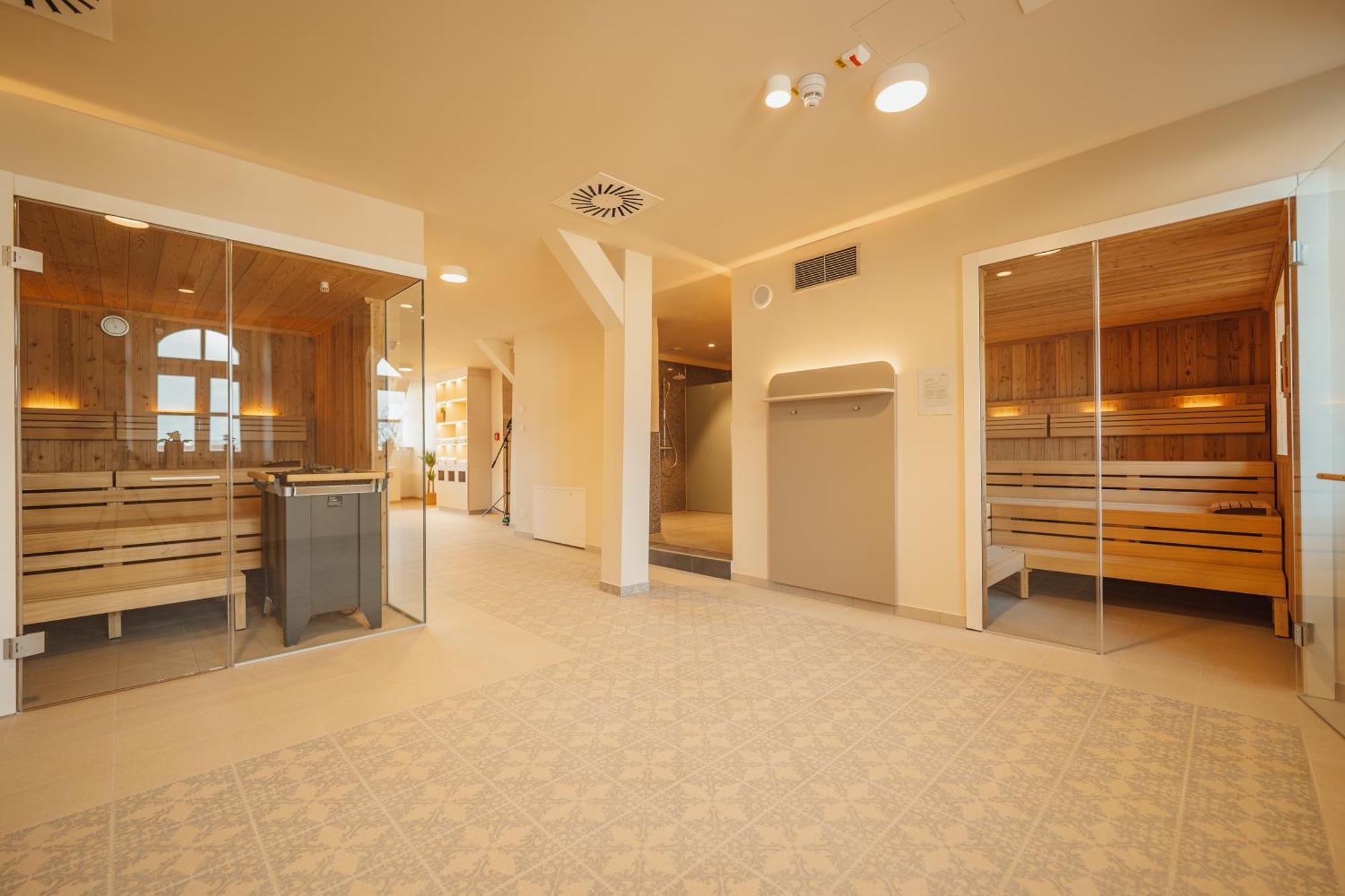 לנדשט Hotel Amalia - Boutique Hotel מראה חיצוני תמונה